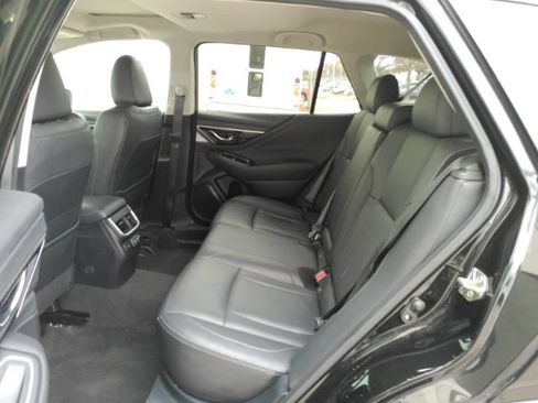 Used 2020 Subaru Outback Limited image 16