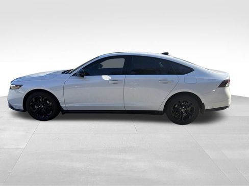 Used 2025 Honda Accord SE image 11