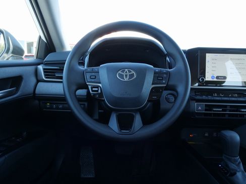 Used 2025 Toyota Camry LE image 23