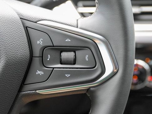 New 2026 Chevrolet Trax ACTIV w/ Driver Confidence Package FWD image 17