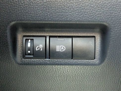 Used 2023 Toyota RAV4 XLE FWD image 33