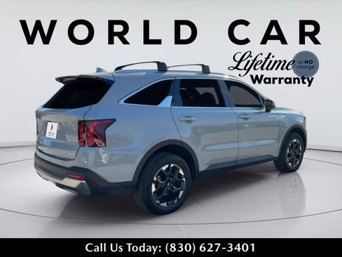 Used 2025 Kia Sorento S AWD/4WD image 3
