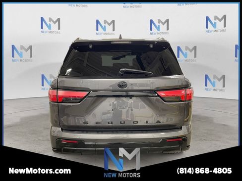 Used 2024 Toyota Sequoia Platinum image 4
