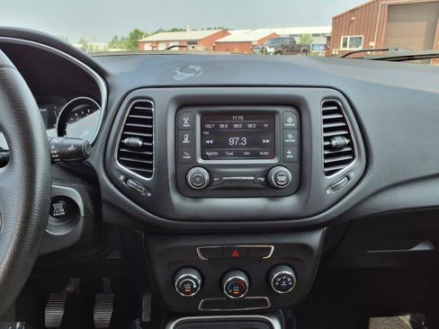 Used 2018 Jeep Compass Sport image 19