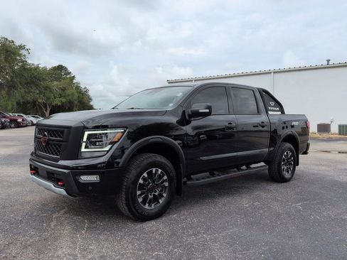 Used 2024 Nissan Titan PRO-4X w/ Pro-4x Convenience Package AWD/4WD image 8