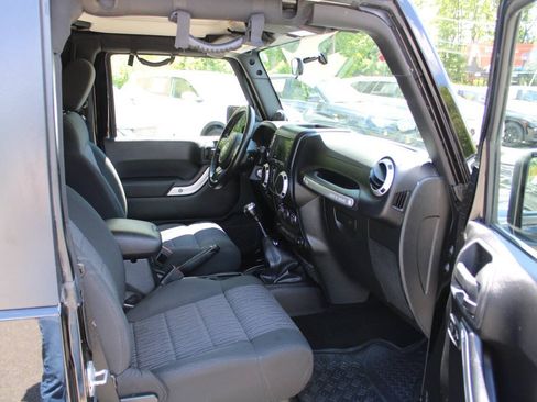 Used 2011 Jeep Wrangler Rubicon w/ Dual Top Group AWD/4WD image 25