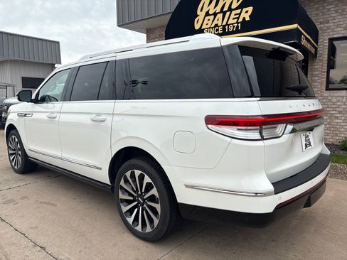 Used 2022 Lincoln Navigator L Reserve AWD/4WD image 14