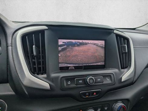 Used 2022 GMC Terrain SLE w/ Driver Convenience Package FWD image 3
