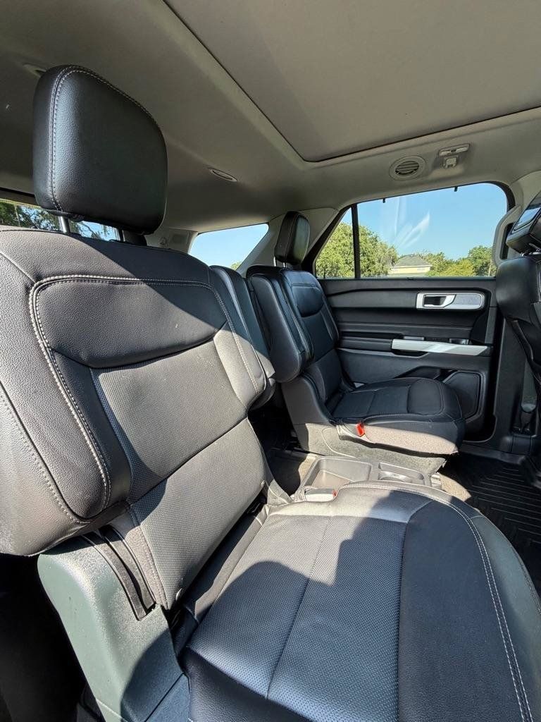 Used 2021 Ford Explorer Limited w/ Equipment Group 301A RWD image 21