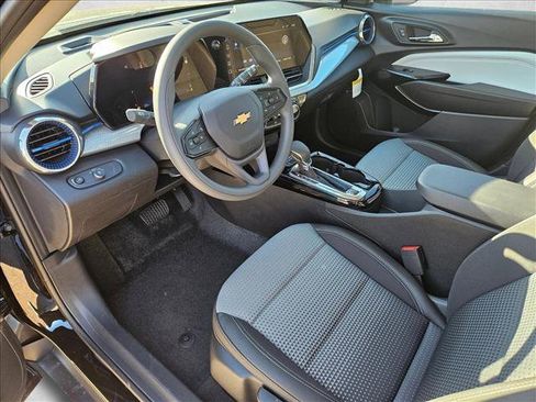 New 2026 Chevrolet Trax LT image 3