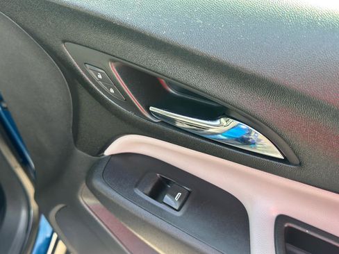 Used 2020 Chevrolet Equinox LT image 28