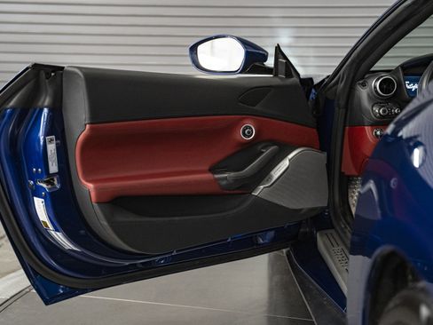 Used 2019 Ferrari Portofino image 24