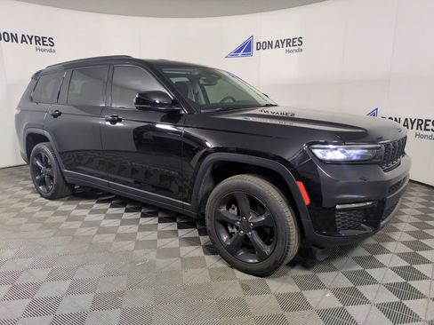 Used 2024 Jeep Grand Cherokee L Limited w/ Black Appearance Package AWD/4WD image 10