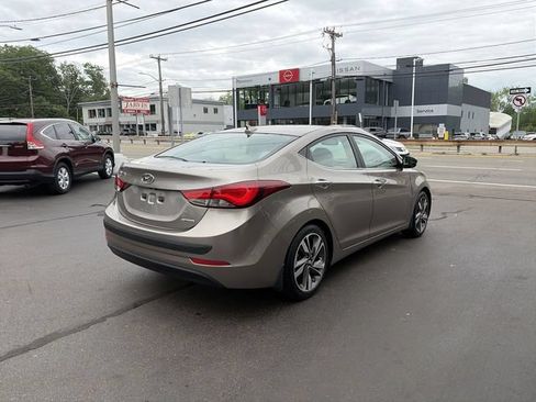 Used 2014 Hyundai Elantra Limited w/ Option Group 03 FWD image 8