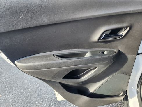 Used 2020 Chevrolet Trax LS w/ Tint and Cruise Package image 15