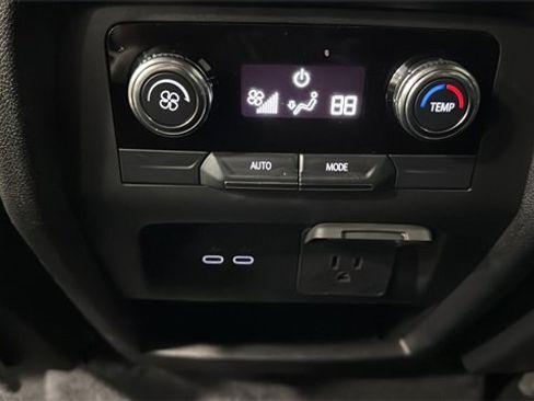 Used 2025 GMC Acadia Elevation image 25