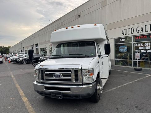 Used 2012 Ford E-350 and Econoline 350 Super Duty w/ Shuttle Bus Prep Pkg RWD image 12