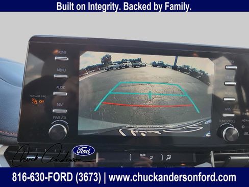 Used 2023 Toyota Sienna XSE w/ XSE Plus Package image 18