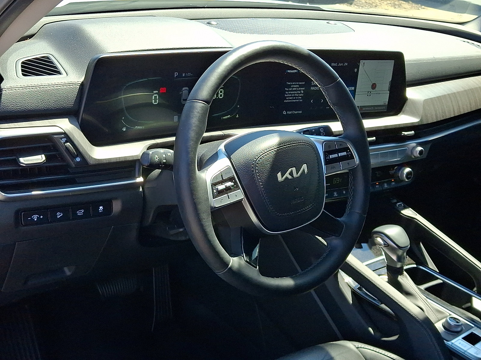Used 2024 Kia Telluride EX AWD/4WD image 18