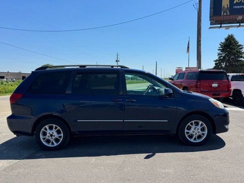 Used 2005 Toyota Sienna XLE Limited w/ XLE Limited Pkg 2 FWD image 37