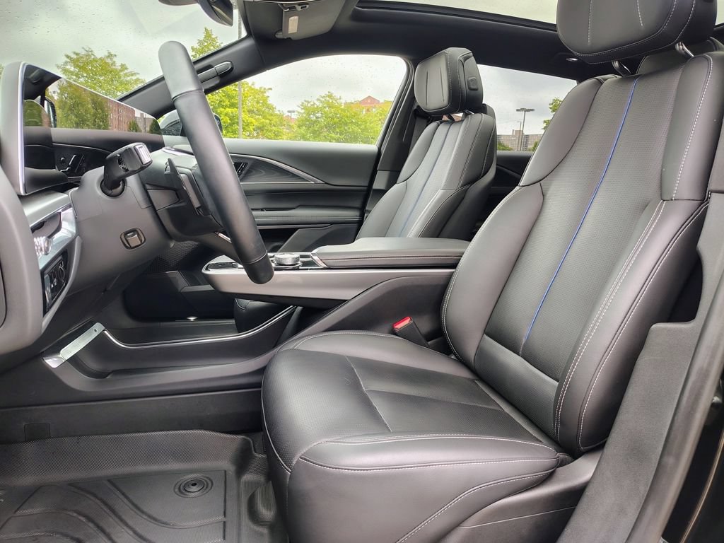 Used 2024 Cadillac Lyriq Sport AWD/4WD image 13