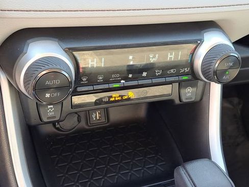 Used 2023 Toyota RAV4 XLE image 17