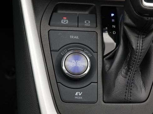 Used 2024 Toyota RAV4 Limited image 28