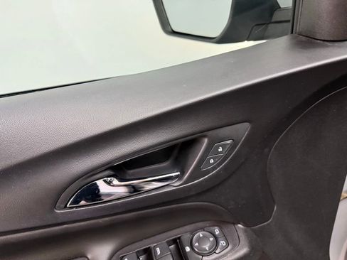 Used 2019 Chevrolet Equinox LT image 17