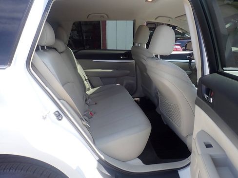 Used 2011 Subaru Outback 2.5i Premium w/ All-Weather Pkg AWD/4WD image 28