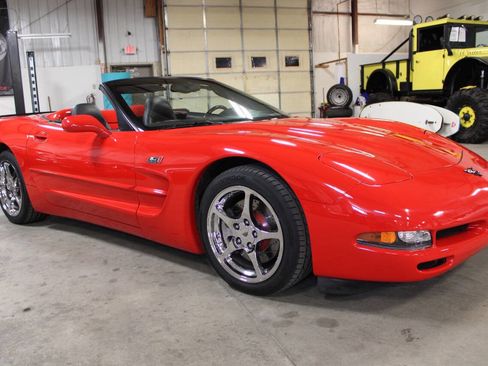 Used 2004 Chevrolet Corvette Convertible w/ Preferred Equipment Group image 28