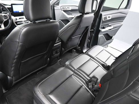 Used 2023 Ford Explorer XLT w/ Equipment Group 202A image 18