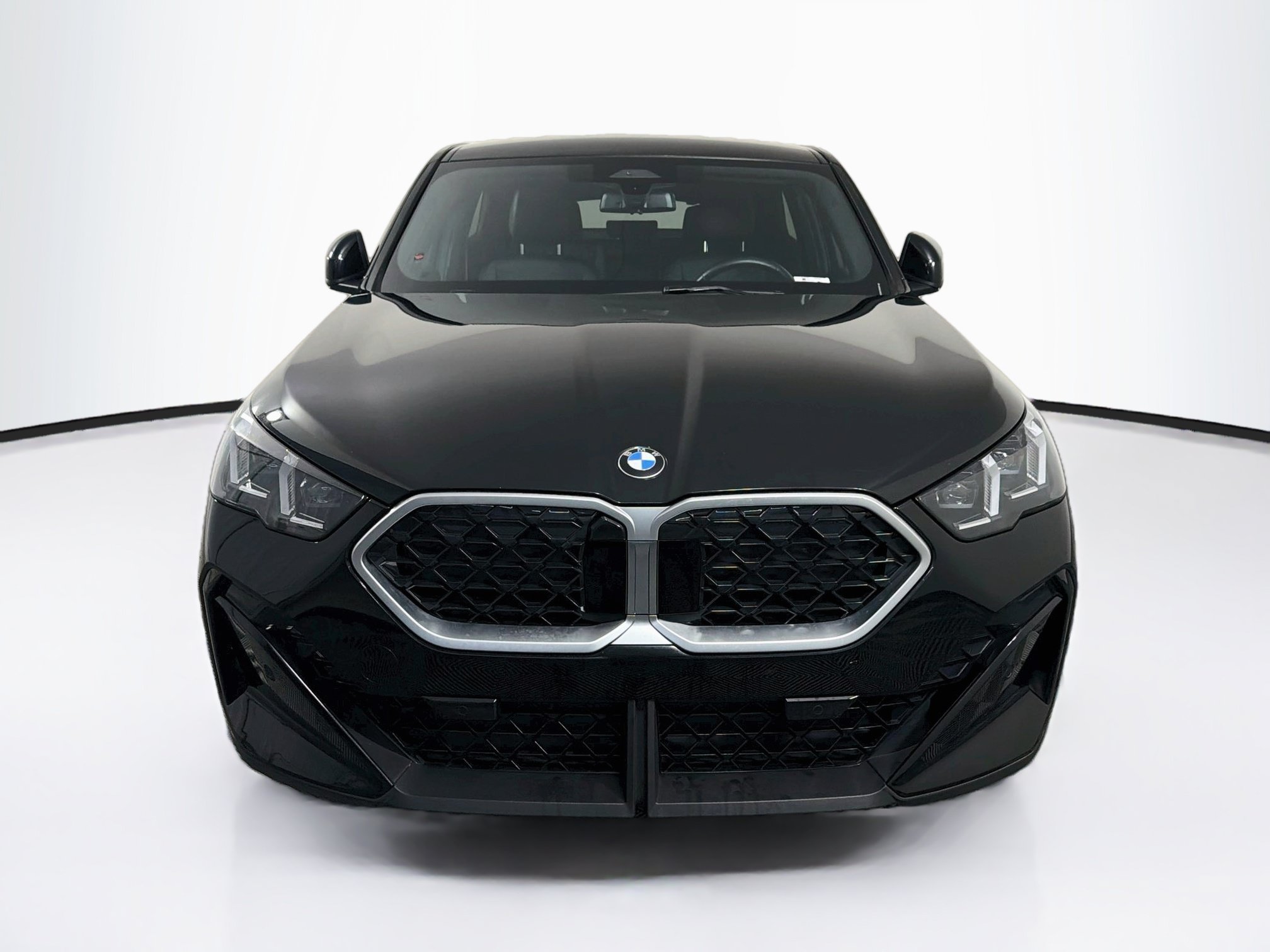 Used 2026 BMW X2 xDrive28i AWD/4WD image 2
