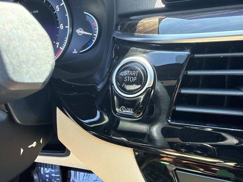 Used 2019 BMW 540i xDrive AWD/4WD image 33