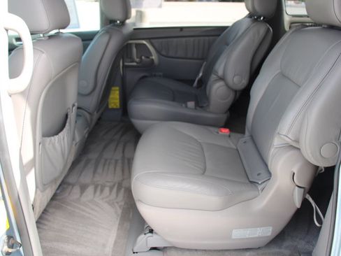 Used 2009 Toyota Sienna XLE image 13