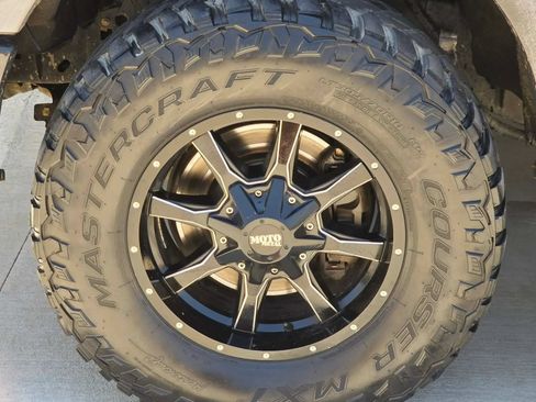 Used 2014 Ford F150 FX4 w/ Equipment Group 401A Mid AWD/4WD image 32