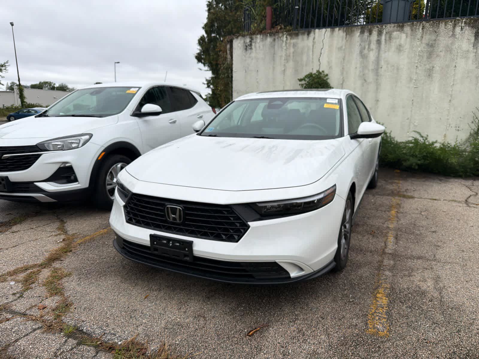 Used 2023 Honda Accord EX image 9