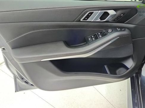 Used 2022 BMW X5 xDrive40i w/ M Sport Package AWD/4WD image 34