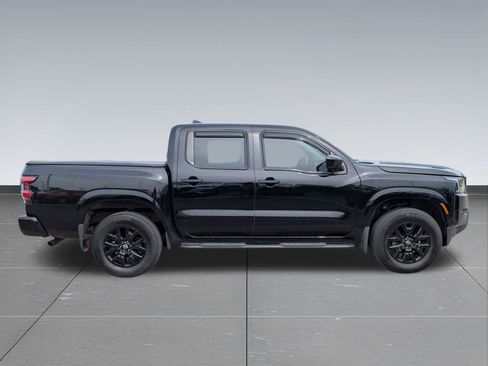 Used 2022 Nissan Frontier SV AWD/4WD image 6