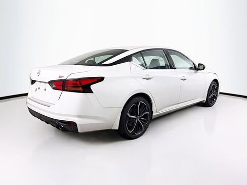 Certified 2023 Nissan Altima 2.5 SR w/ SR Premium Package FWD image 10