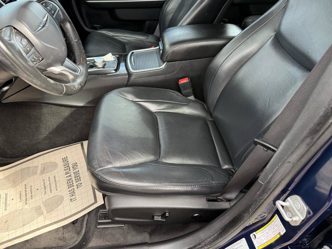 Used 2016 Chrysler 300 Limited RWD image 9