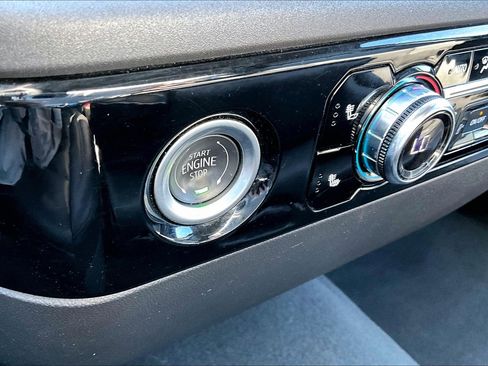 Used 2024 GMC Sierra 1500 SLT AWD/4WD image 7