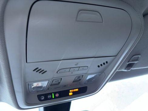 Used 2019 Cadillac XT4 Luxury w/ Cold Weather Package image 20