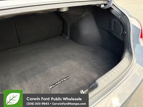 Used 2023 Hyundai Elantra Limited FWD image 30