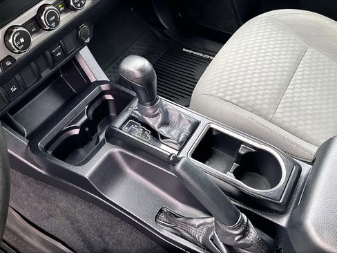 Used 2020 Toyota Tacoma SR w/ SR Convenience Package image 16