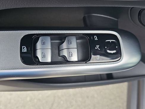 Used 2026 Mercedes-Benz GLC 300 image 26