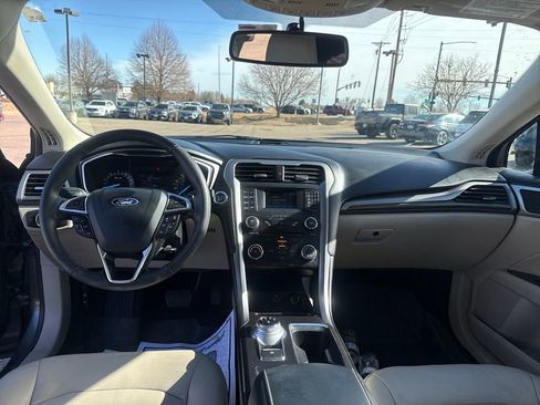 Used 2018 Ford Fusion SE image 13