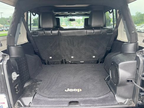 Used 2013 Jeep Wrangler Unlimited Sahara AWD/4WD image 36