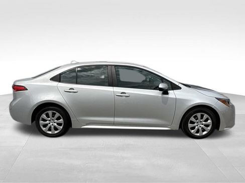 Used 2024 Toyota Corolla LE FWD image 12