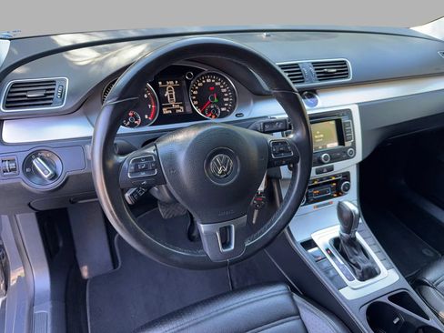 Used 2012 Volkswagen CC Lux Limited FWD image 19