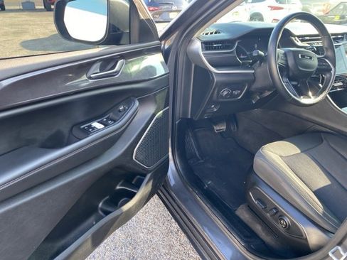 Used 2022 Jeep Grand Cherokee L Laredo w/ Luxury Tech Group I image 8